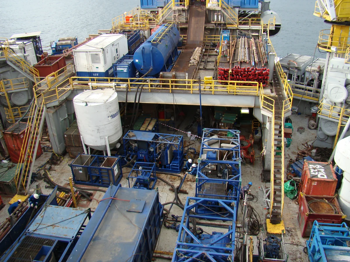 An elevated view of the working deck of an offshore rig